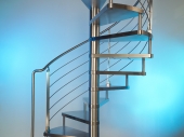 Преимущества металлической лестницы
